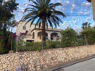 Chalet  Carrer de l'angilaga. Villa tranquila con vistas al mar