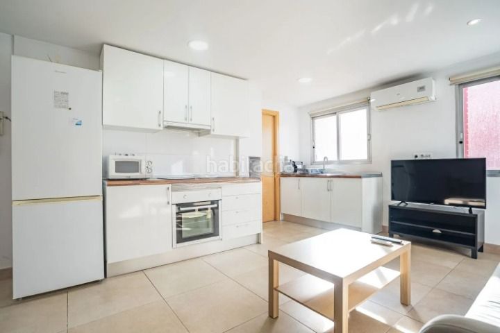 Foto c63da763-b5c6-4bed-a8fb-c783742409e1. Edifici a camí del cabanyal 66c a La Carrasca Valencia