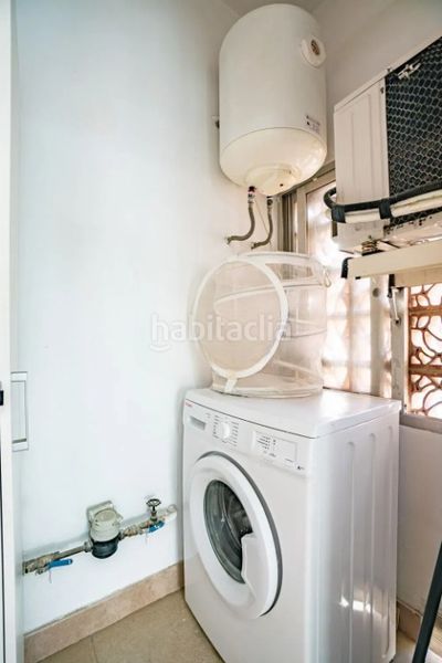 Foto d2eed4a8-f561-4eb7-94e1-0b202bdff8b0. Edifici a camí del cabanyal 66c a La Carrasca Valencia