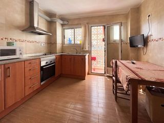 Rent Flat  Carrer de ramón y cajal 8. Ofrezco piso en alquiler en calle ramon y cajal, 5 casco antiguo
