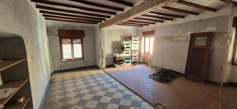 Foto ebcb0283-157d-4eec-9597-274e42a0bf89. Casa amb xemeneia a Oliva pueblo Oliva