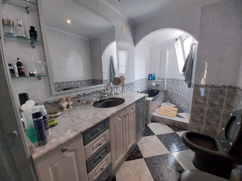 Foto a444ccbe-0b35-4dbc-9a06-1287ceb49aa0. Casa adossada amb aparcament a Barx