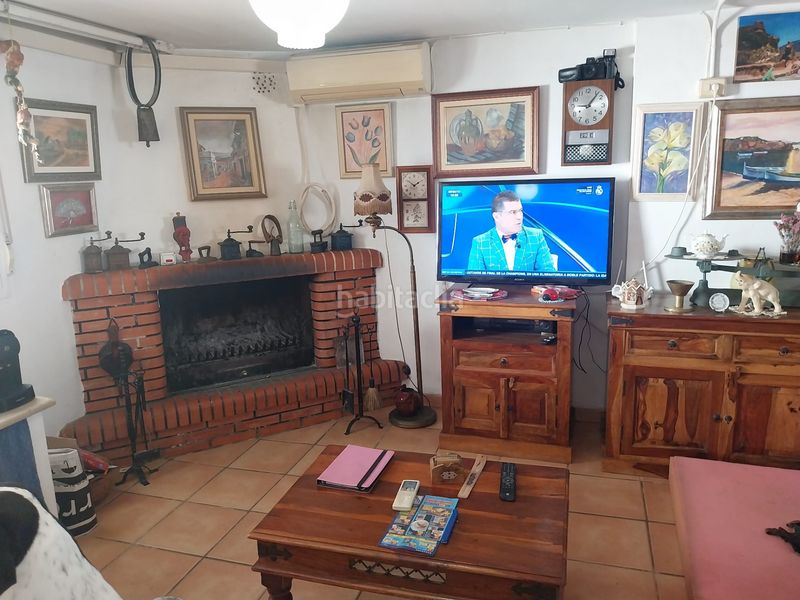 Foto c1cb049b-f0d8-48bc-8de0-fd76a9112e9b. Casa adossada amb aparcament a Barx
