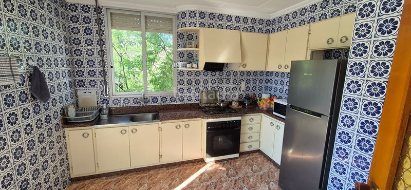 Foto 8a40ce6a-fa5f-4d98-bb1d-9ed3d21de6cc. Casa amb xemeneia calefacció aparcament a Bellreguard