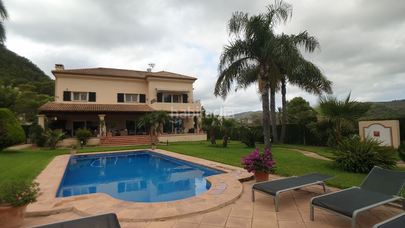 Foto ce586e09-94e2-4148-b9bf-f50c2a08e7fd. Xalet amb xemeneia calefacció aparcament piscina a Gandia