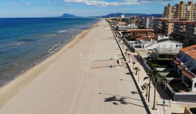 Foto ec076136-3a89-4910-a355-87347a521259. Terreny residencial a Miramar
