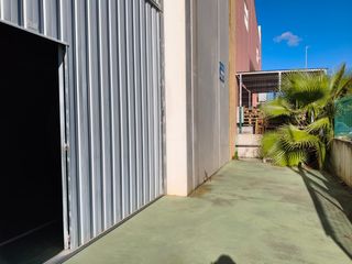 Industrial building  Carrer dels mallorquins. Nave en miramar