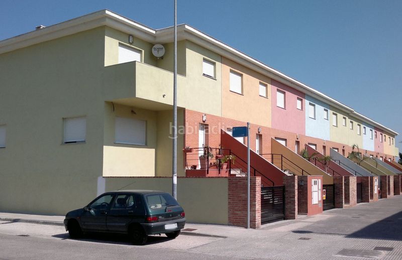 Foto 1c8d04e2-77de-4c86-aaad-60257cc15618. Casa adossada amb piscina a Almoines