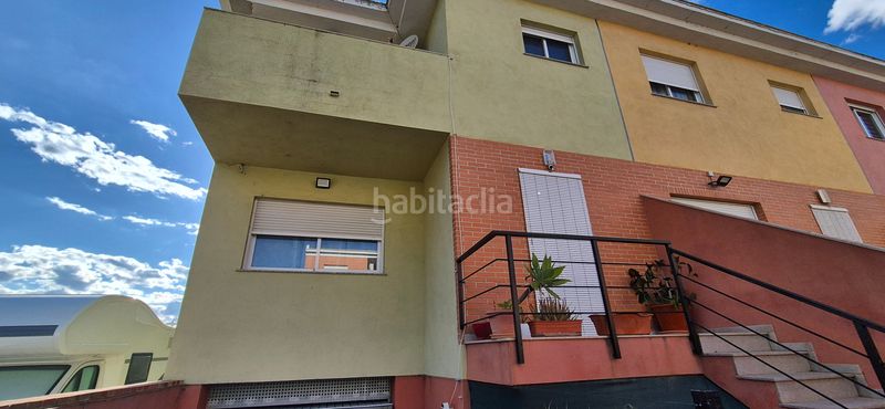 Foto 8e8ccee4-aefe-4f79-8d34-9a7b6a8b5456. Casa adossada amb piscina a Almoines