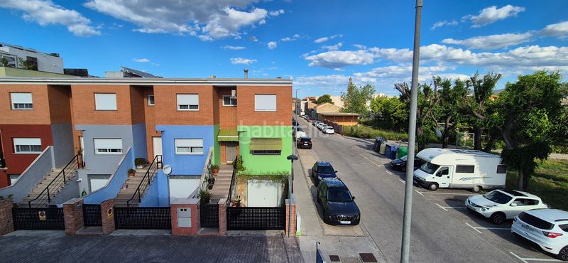 Foto b23b229f-a97e-413d-a22c-7ede4332b68e. Casa adossada amb piscina a Almoines
