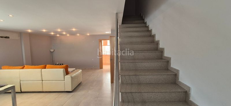 Foto c7508c9e-9ac9-4659-9d0c-d6f305da5642. Casa adossada amb piscina a Almoines