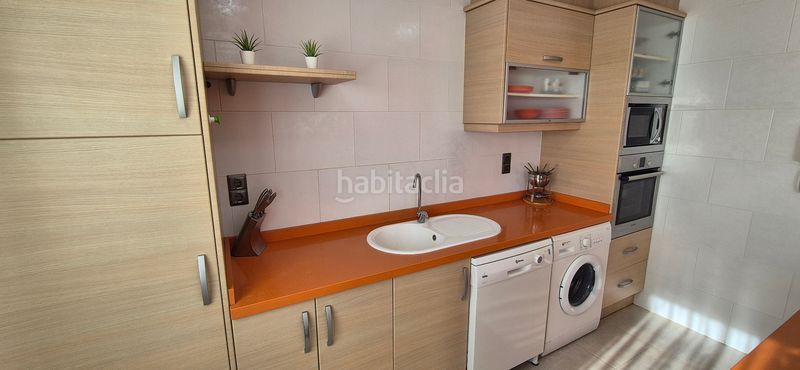 Foto d2438a33-b1b1-4ca9-bd99-7f736b6732e3. Casa adossada amb piscina a Almoines