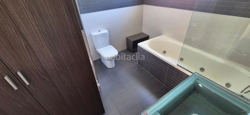 Foto f599736a-7de0-408b-9de5-de9a433f7cfb. Casa adossada amb piscina a Almoines