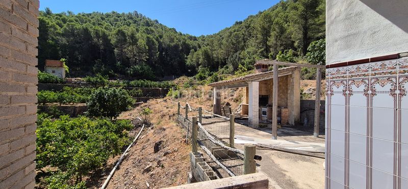 Foto 8e2ebd5b-8c13-46a7-91b4-b11e9496525f. Masia amb xemeneia calefacció aparcament piscina a Favara