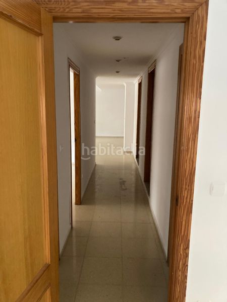 Foto a6ae7ddc-f7fd-45b1-b1b6-cc427c7cf559. Pis a Oliva pueblo Oliva