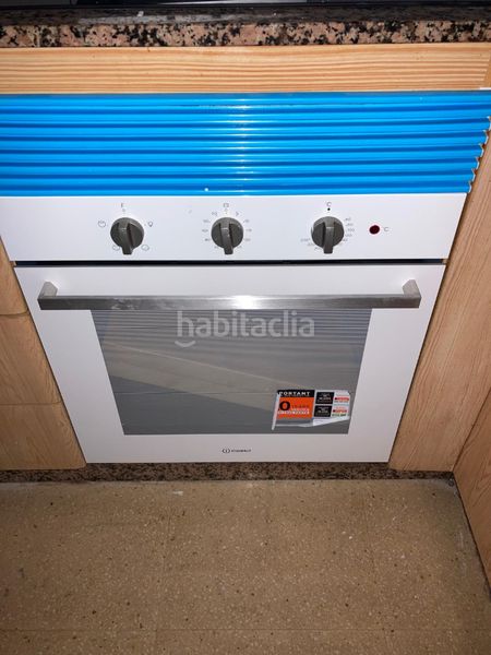 Foto e61114e4-fcd2-48cf-8f3f-fdb320c5f077. Pis a Oliva pueblo Oliva