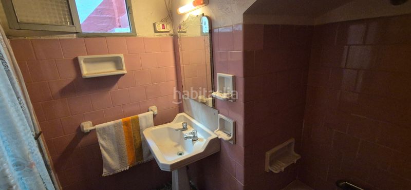 Foto 0103a389-b6ad-4a34-bf55-fd25138736d4. Casa amb xemeneia a Miramar