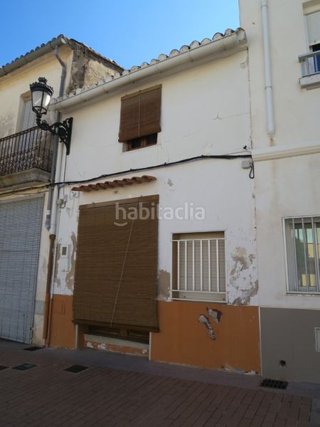 Foto 136adfc5-abc6-4bc2-a17c-5454c713dc6b. Casa amb xemeneia a Miramar