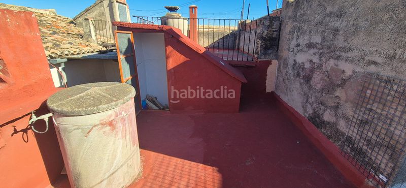 Foto 179cfafd-03e7-44b5-bded-64d1c8e91635. Casa amb xemeneia a Miramar