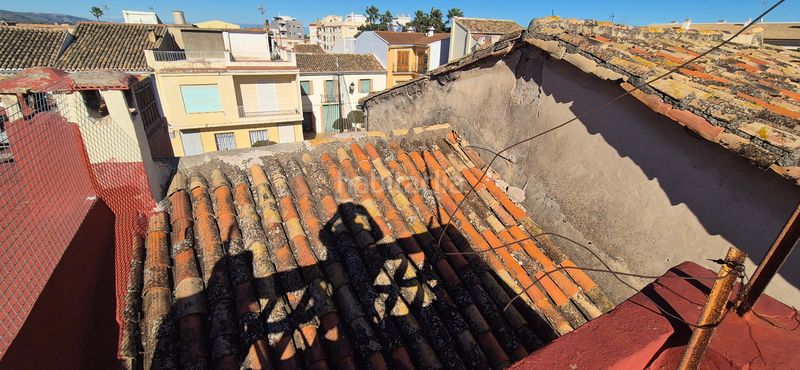 Foto 2ef13b4c-a323-44c0-beac-e6e0e58da847. Casa amb xemeneia a Miramar