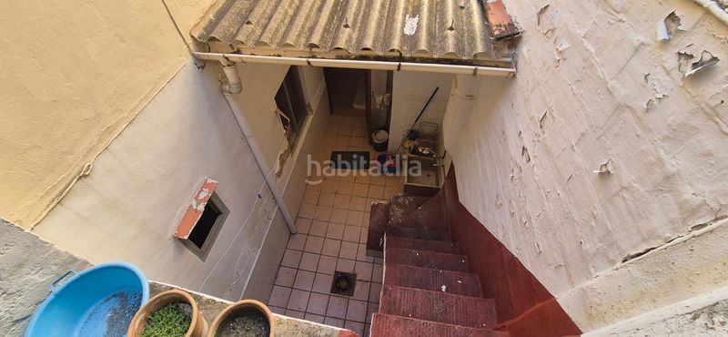 Foto 4f2c8f88-c468-4c72-82e8-5bfdd27f4691. Casa amb xemeneia a Miramar