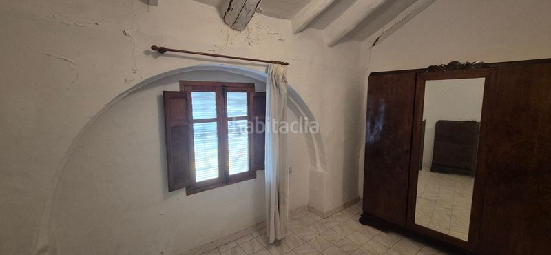 Foto 82cccfed-0b2c-4eea-8f05-cae1d661b35c. Casa amb xemeneia a Miramar
