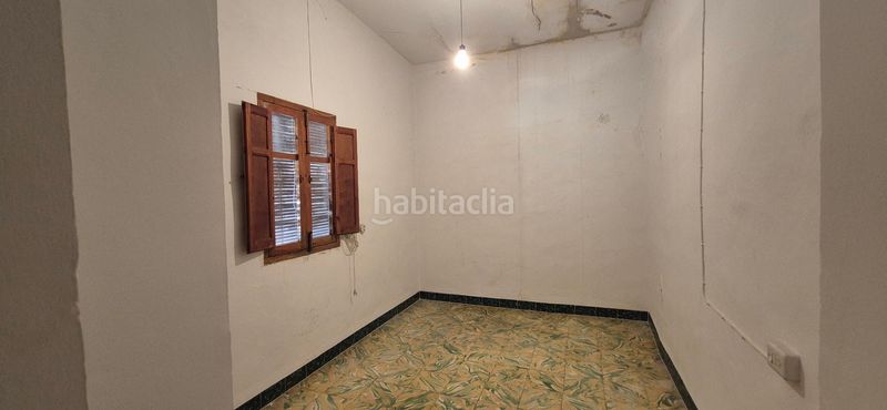 Foto bcf4ef8d-cf46-4229-8cd5-668e585ff81c. Casa amb xemeneia a Miramar
