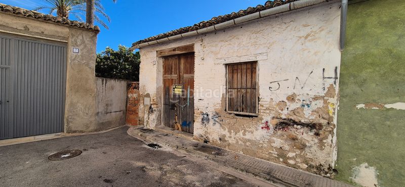 Foto 0b0afc1f-9237-4d81-a34b-a7dc282db0cb. Casa amb xemeneia aparcament a Miramar