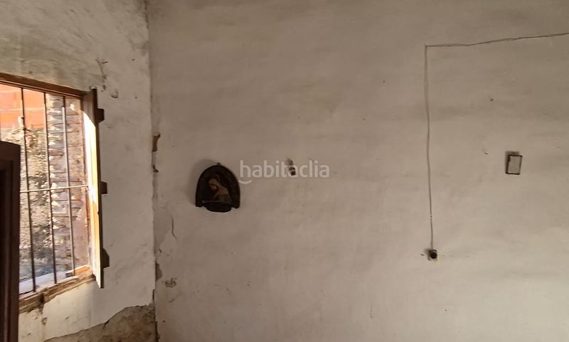 Foto ad190801-b8ca-4746-84e1-b1829b12eba0. Casa amb xemeneia aparcament a Miramar