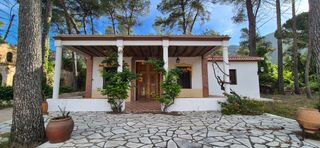 Chalet  Avinguda lluis pericot. ?asa con vistas a las montañas en urbanización de barx