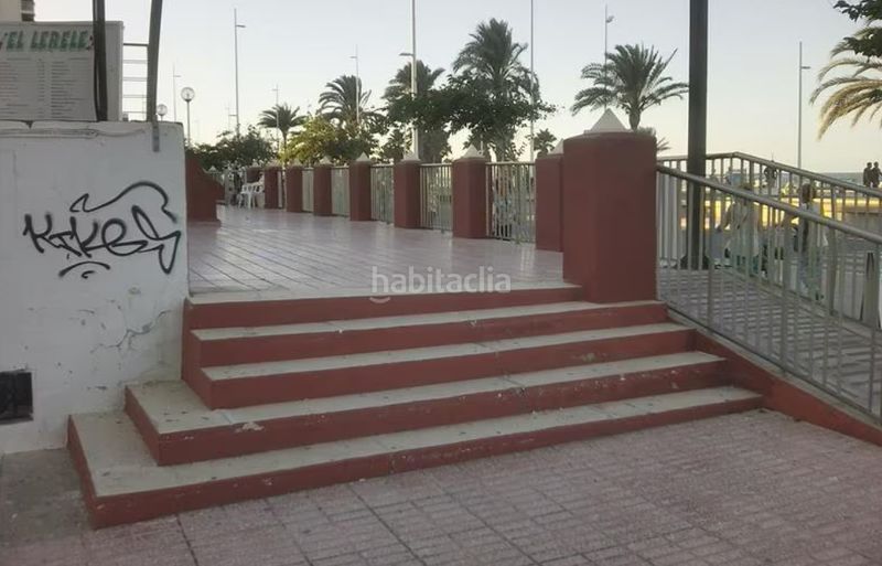 Foto c2d91be5-d05d-42a7-b6b2-92fc899e9e84. Locale commerciale in passeig marítim de neptú 85 in Gandia