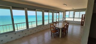 Apartament a Calle juan de juanes 1. Apartamento con cochera en 1 línea de playa de tavernes de la va
