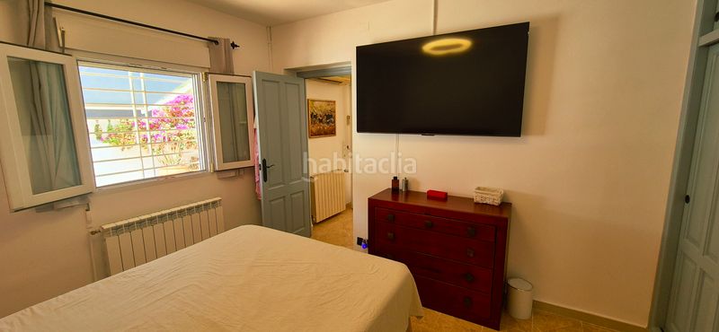 Foto fa75e8c7-9a6d-41e1-88e1-29089e8e3a74. Xalet amb xemeneia calefacció aparcament piscina a Barx