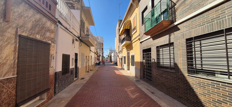 Foto bfb8fefd-79c2-4761-8252-97b888a074f9. Casa a plaça orient 7 a Grau de Gandía-Marenys de Rafalcaid Gandia