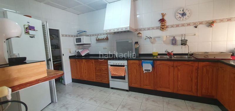 Foto 5f9a8425-fa3e-4db4-91cb-4ffdebac41f2. Edifici a Barx