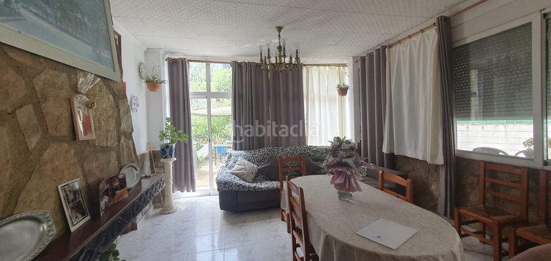 Foto e6f3ab52-35db-4183-b13f-d005c647e3de. Edifici a Barx