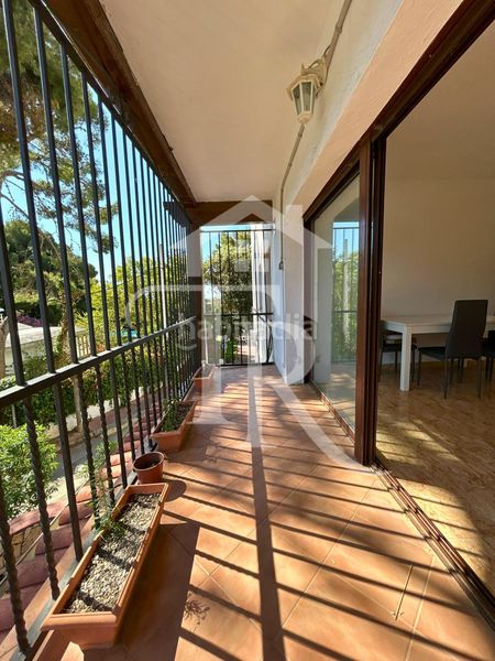 Foto b8c7eb57-2611-43a7-b555-53aa79ecf5ac. Apartament a Roda de Barà