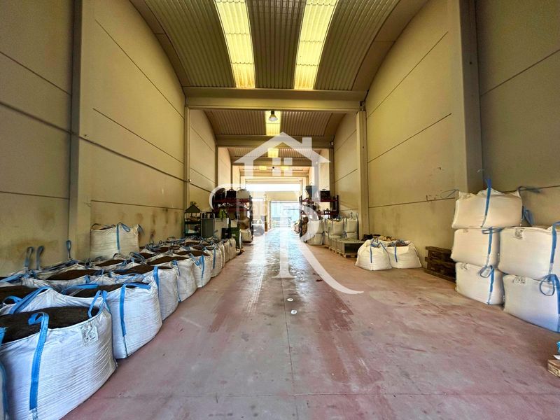 Foto 29e527b7-da9a-45fa-b1c3-b5b8dc75f5f8. Nau industrial a Roda de Barà