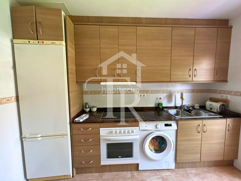Foto c17e0664-3787-4945-b802-021066282826. Casa adossada amb aparcament a Roda de Barà