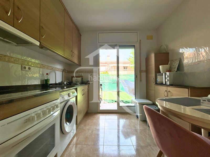 Foto c4186597-d189-48ce-93b4-a3a09b43af7a. Casa adossada amb aparcament a Roda de Barà