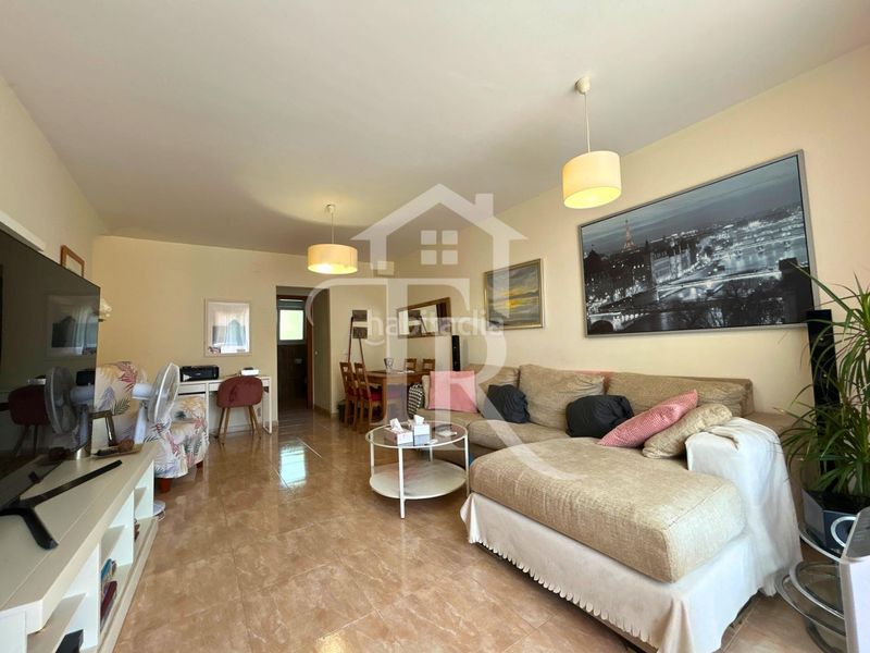 Foto dd6f9840-6cf0-4ac3-abcd-6d6093e131c7. Casa adossada amb aparcament a Roda de Barà
