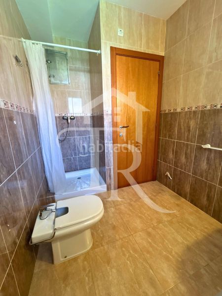 Foto f25b217e-b12e-489c-85b9-0a65292eb8f7. Casa adossada amb aparcament a Roda de Barà