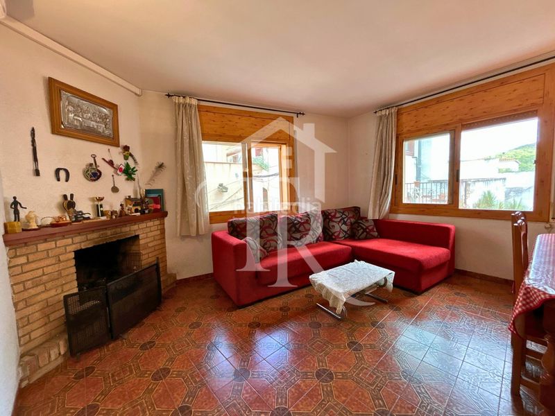 Foto 01df2dec-9c9b-400f-b438-37bee78e6a03. Casa adossada amb aparcament a Bonastre