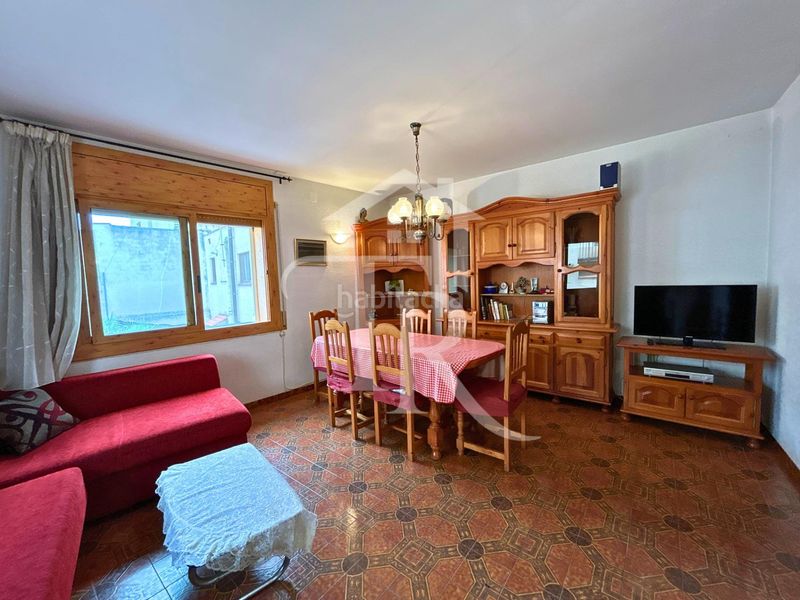 Foto e5b9e889-bf77-4549-865f-e83050c7b451. Casa adossada amb aparcament a Bonastre