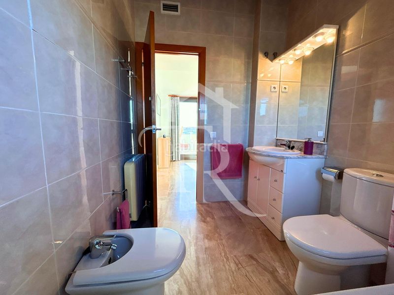 Foto edf290a0-4736-4744-92da-5f4e3e994499. Àtic amb calefacció aparcament a Zona Nord Rubí