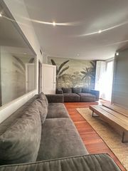 Rent Flat  Calle de fernanflor. Magnífica vivienda exterior de 108 m² en alquiler en el barrio d