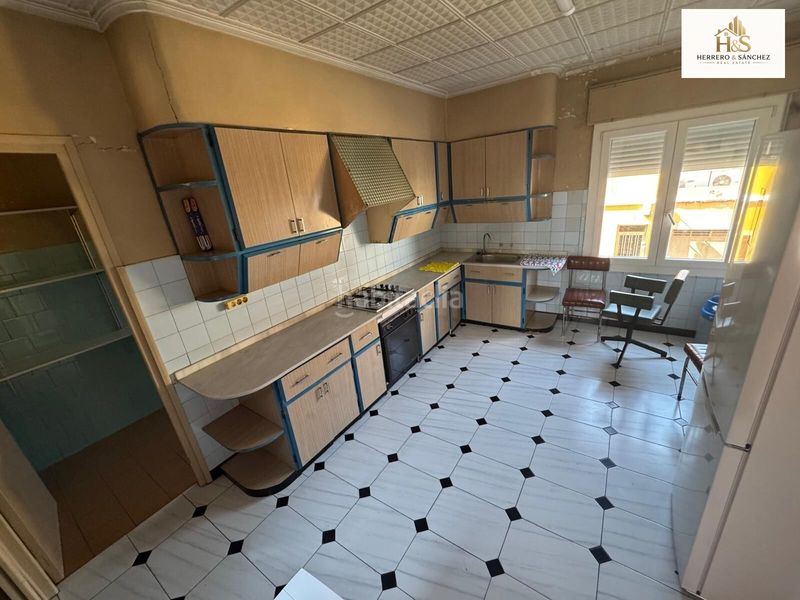 Foto 527a9355-e5de-447e-b478-4ee7d20f162e. Edifici a Novelda