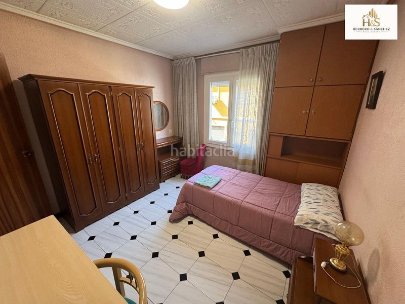 Foto ae61c41e-d583-44c2-8994-5e8edcdc2650. Edifici a Novelda