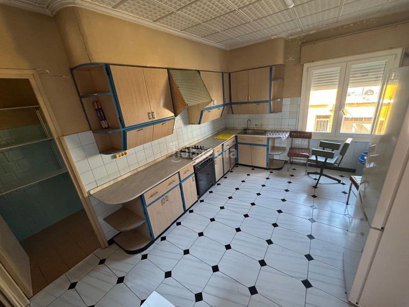 Foto b368ca67-457c-47f0-8a0b-0b0399fc8f71. Edifici a Novelda