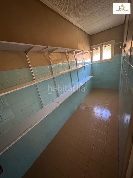 Foto ca7e6fcc-b536-4520-a1a5-6a1c3c7a02ee. Edifici a Novelda